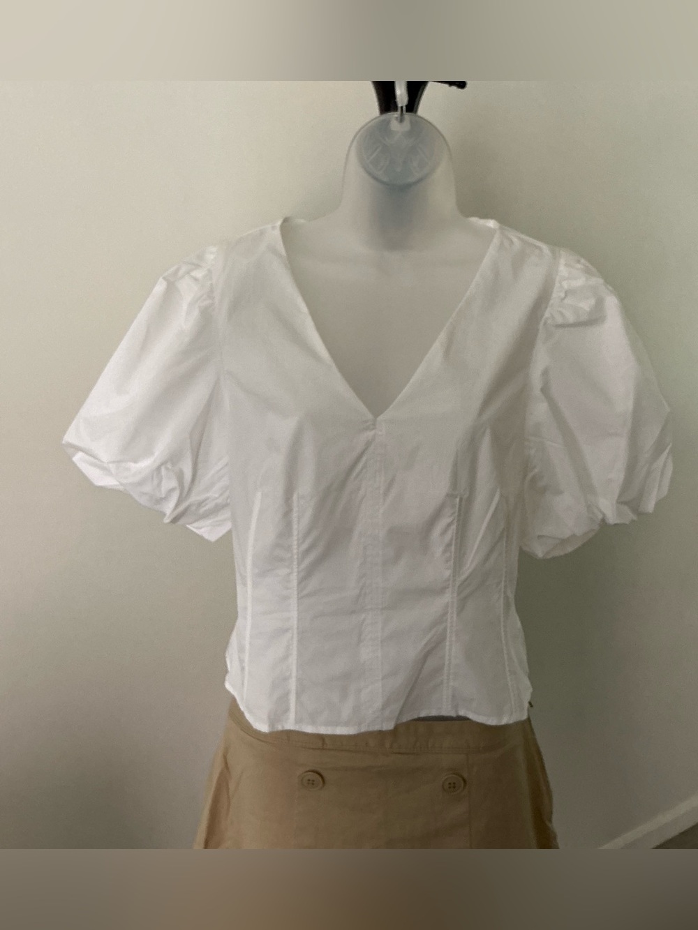 Banana Republic Women’s White V-Neck Puff-Sleeve Cotton Blouse – Size 6